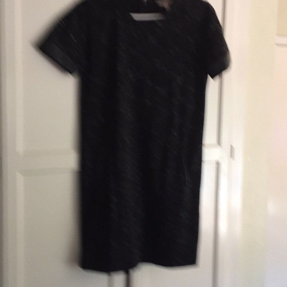 Black with white lines size 4